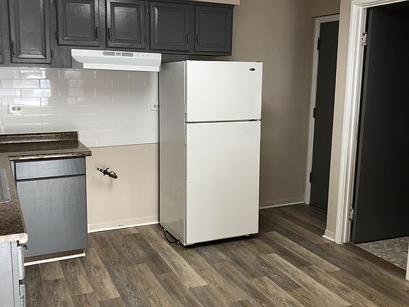 3rd image of 1205 E Long Valley Dr APT 1B