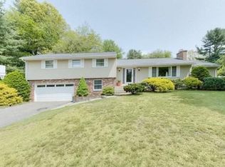 4 Hawthorne Rd, Wilbraham, MA 01095