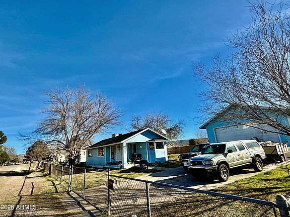 2nd image of 2437 N La Grande Drive E