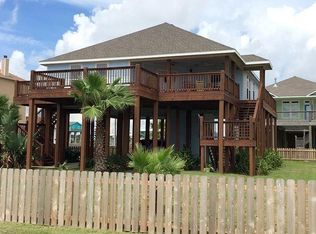 810 Sandollar Cir, Crystal Beach, TX 77650