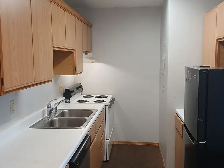 930 N Dakota Ave — Photo 8