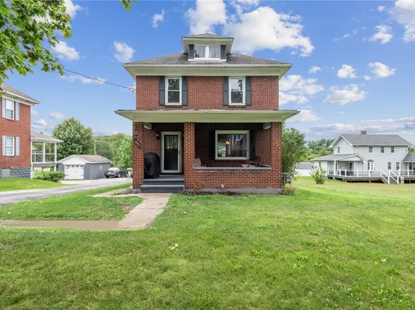 7882 Pennsylvania Ave, Irwin, PA 15642