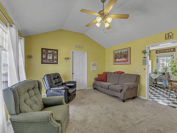 4th image of 101 Lorien Cir