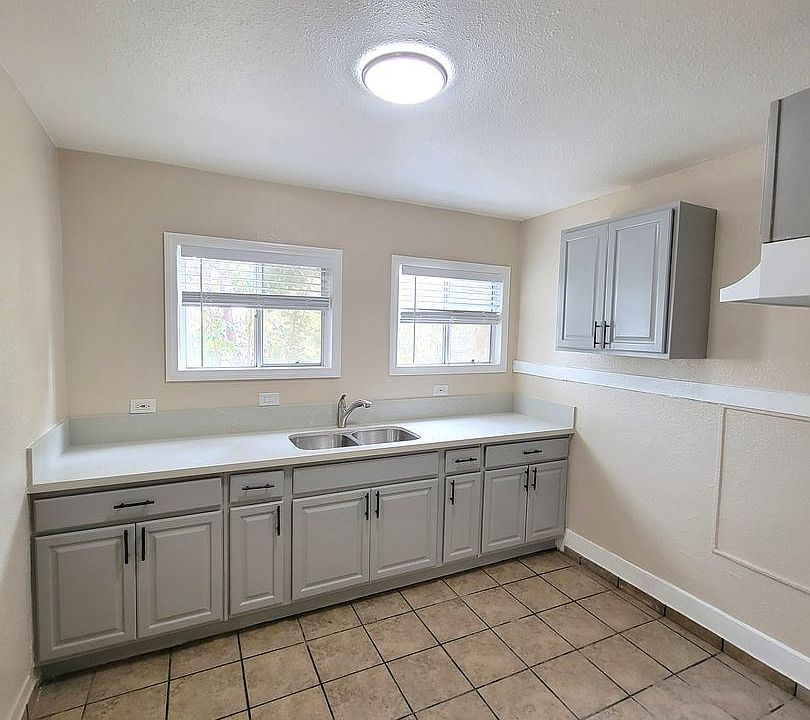 1st image of 902 S Mesa St #11231604