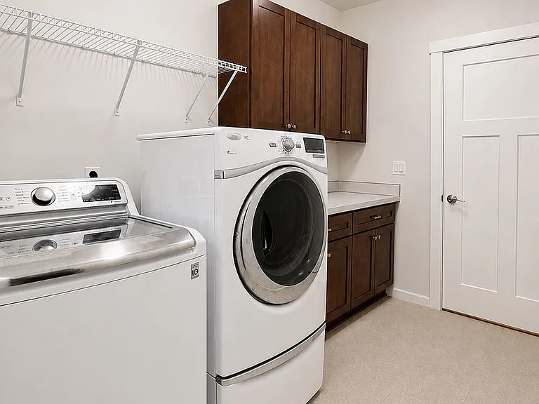 2206 Park View St NE — Photo 12