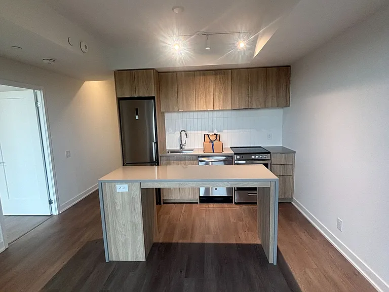 1660 Bloor St W #1001 — Photo 3