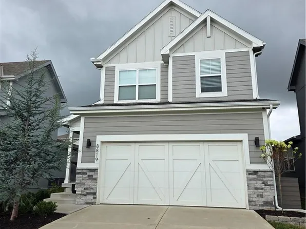 8819 SW 9th St, Blue Springs, MO 64064