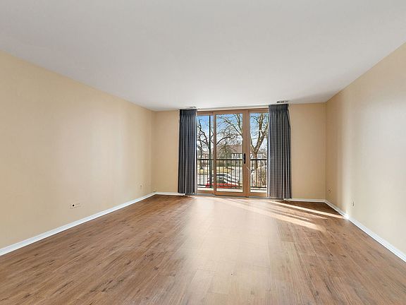 4th image of 111 Acacia Dr APT 210