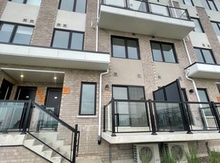 1695 Dersan St #207, Pickering, ON L1X 0S9