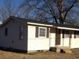 1099 Buckner St, Starkville, MS 39759