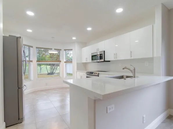 6276 Grand Cypress Cir, Lake Worth, FL 33463