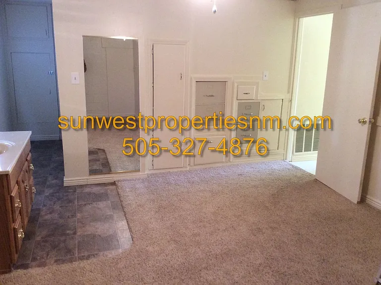 814 E Murray Dr — Photo 8