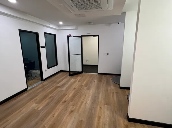 174 West 7th Street image 17 of 26