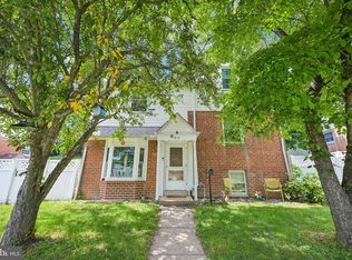 913 Lomond Ln, Philadelphia, PA 19128