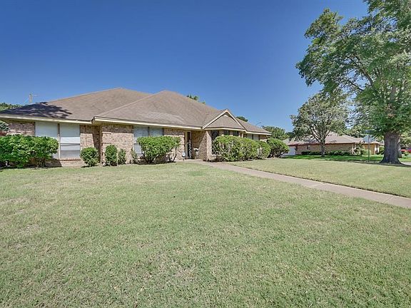 2nd image of 3520 Henry Ct