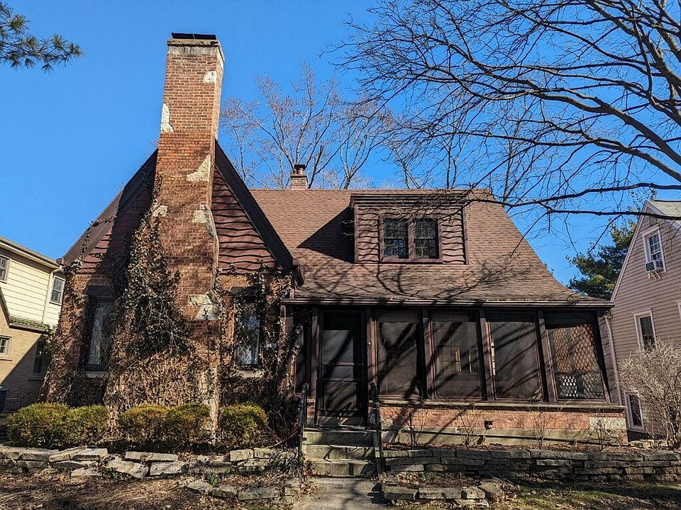 2nd image of 833 N Kensington Ave