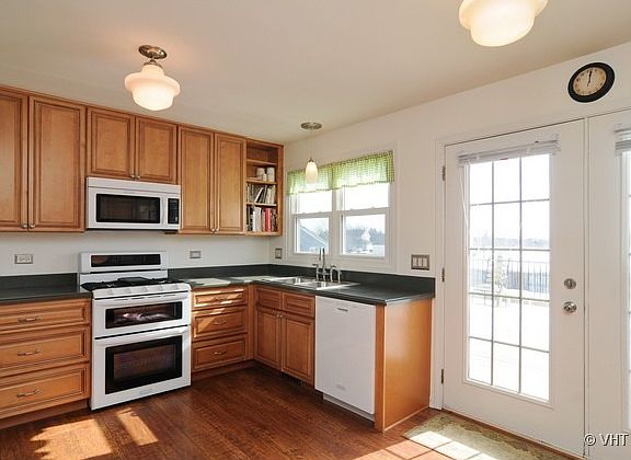5th image of 247 N Richards Ct