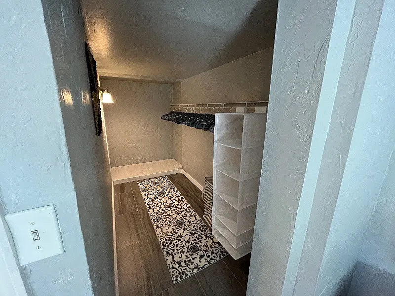 Studio, 350 sqft, $1,949 — Photo 2