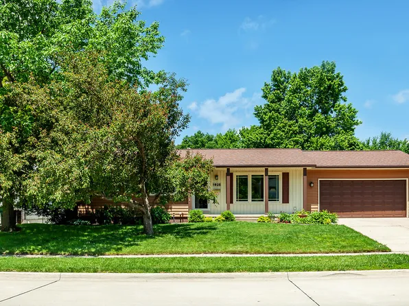 1625 24th St, Ames, IA 50010