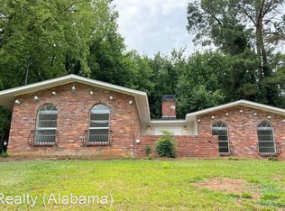 661 Glade Park Dr, Montgomery, AL 36109