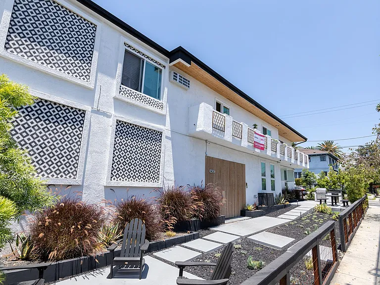 5635 Monte Vista St. — Photo 3