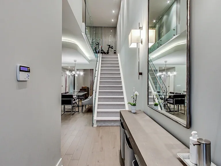 30 Nelson St #Townhouse 24 — Photo 3