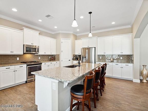 4th image of 2233 Rodina Dr