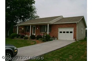 766 1st St photo 1