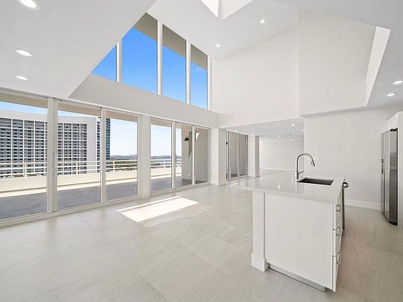 5th image of 500 NW 34th St #1806