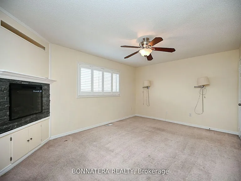 409 Hobbs Cres — Photo 20