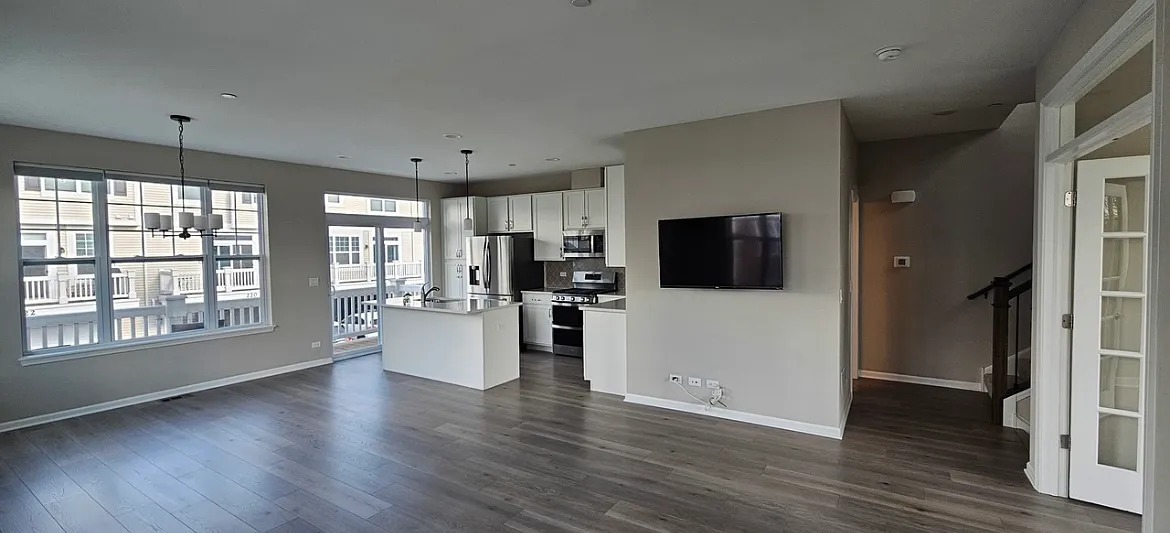 3 bed, 2.5 bath, 1757 sqft, $3,100 — Photo 3