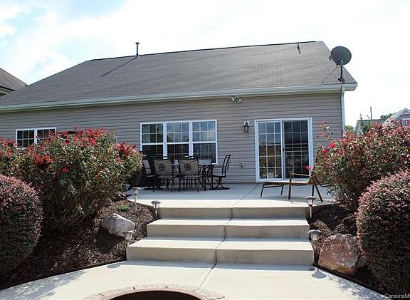 3rd image of 2494 Chatham Dr