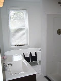 3rd image of 2074 E Cumberland St