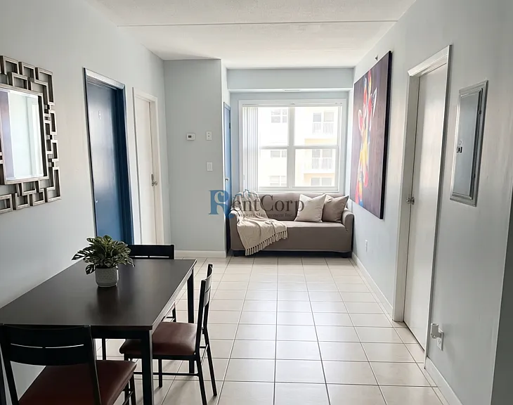 304 Lester St #4 — Photo 1