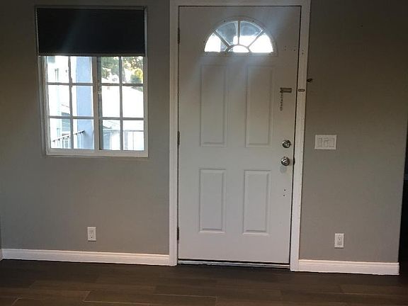 5th image of 1064 W 23rd St