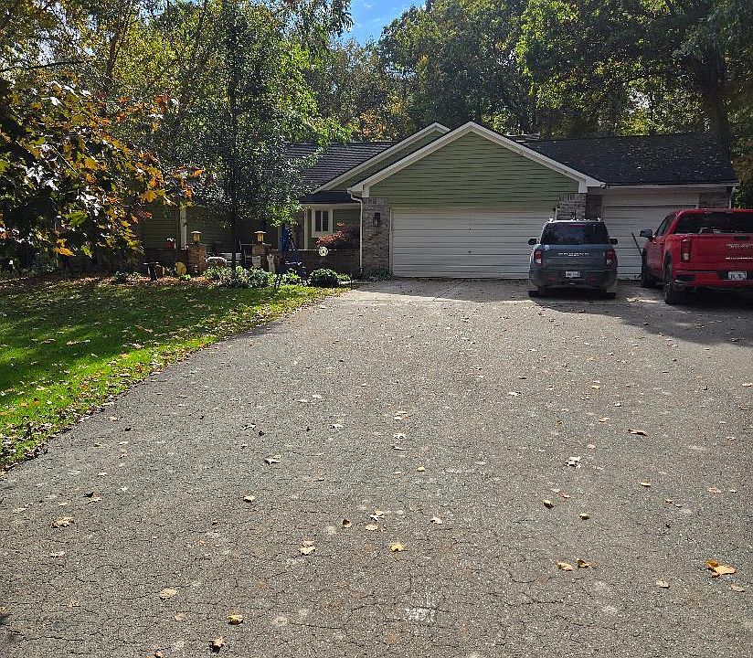 1st image of 2662 W Crooked Lake Rd