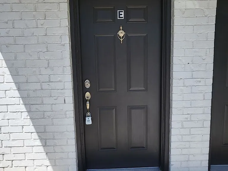 2016 Paisley Dr #E — Photo 1