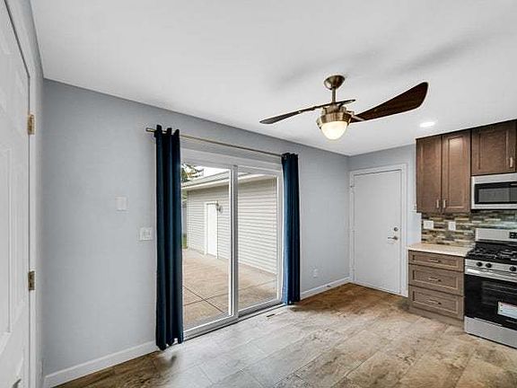 5th image of 214 Locust Ave S