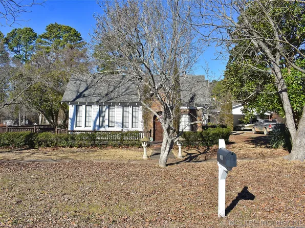 907 NE 2nd St, Antlers, OK 74523