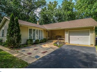 381 Buttonwood Ln, Cinnaminson, NJ 08077