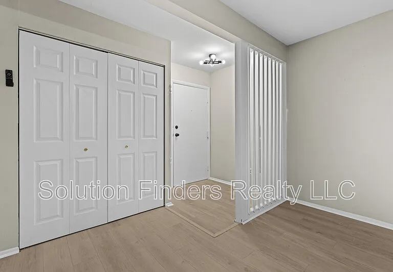211 Crocker Dr #1 — Photo 8