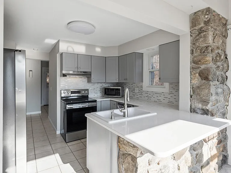 16 Crescent Dr — Photo 6