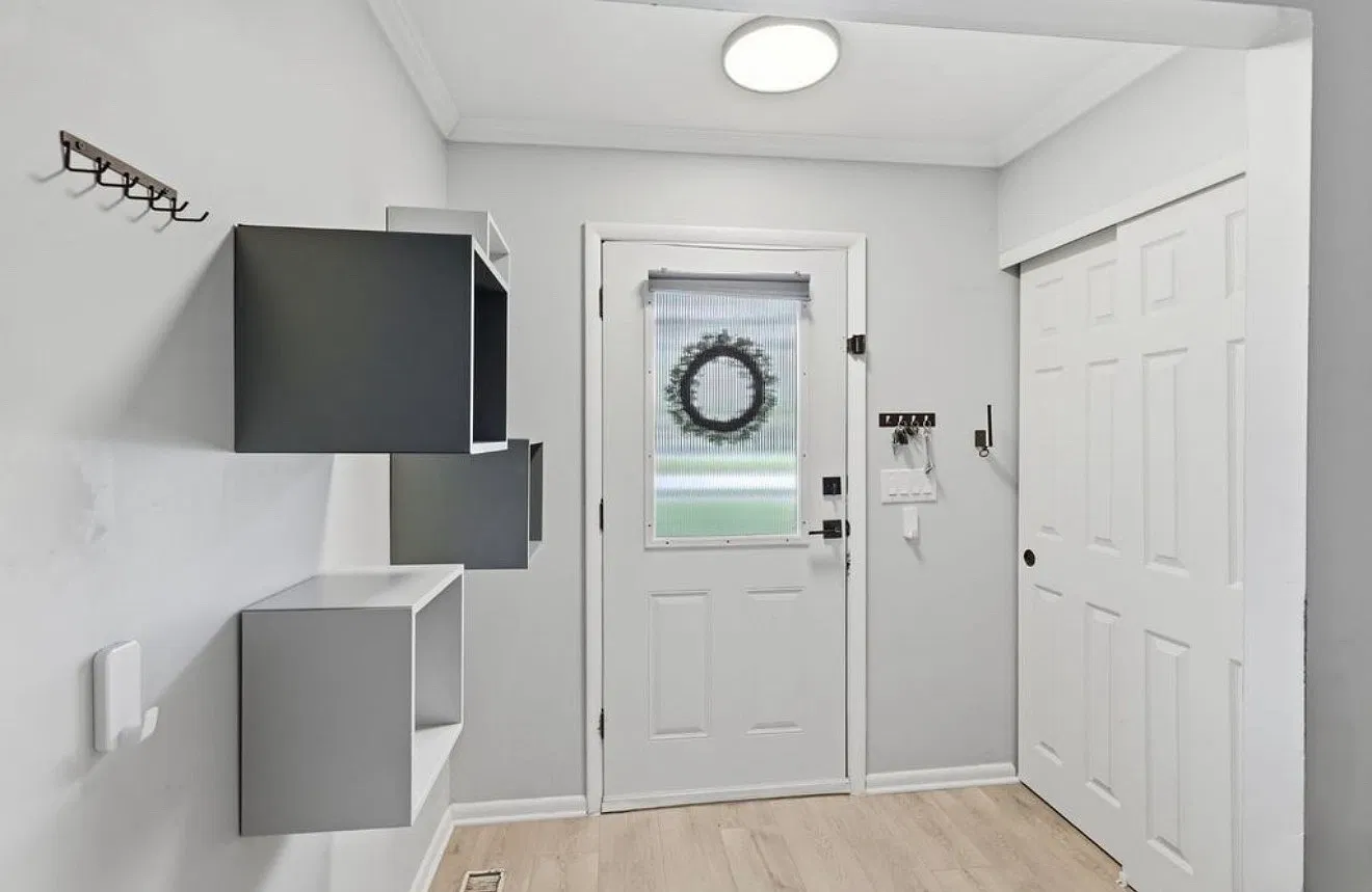4 bed, 1919 sqft, $3,250 — Photo 2