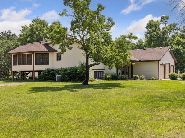 8180 Diane St, Lino Lakes, MN 55014