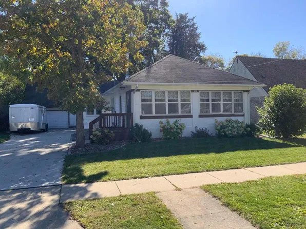 219 Lincoln AVENUE, Mukwonago, WI 53149