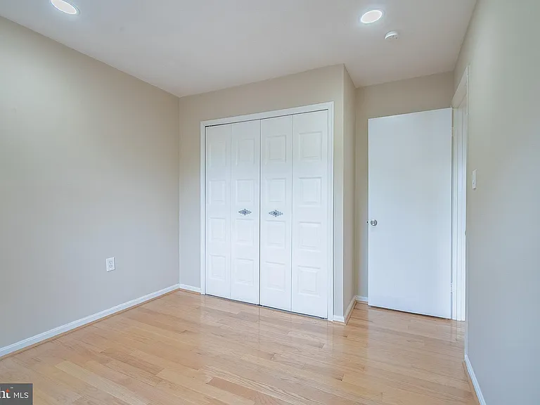 5844 Banning Pl — Photo 30