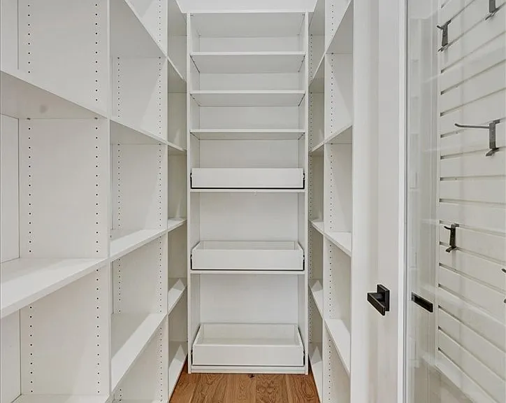 5520 Woodlake Ave — Photo 14