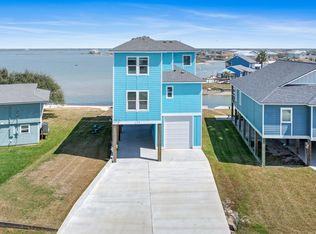 125 Lakeview Rd, Rockport, TX 78382