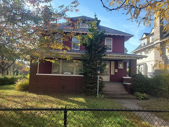 5th image of 1520 E 106th St