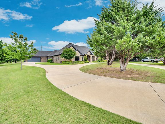 4th image of 307 Terrace Ln